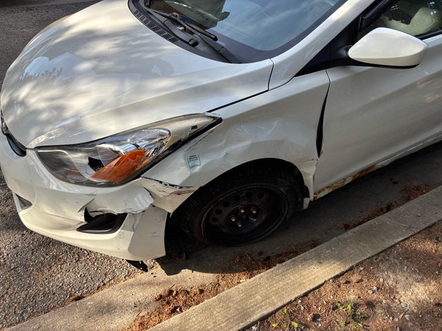 2012 Hyundai Elantra - Accident - photo 2