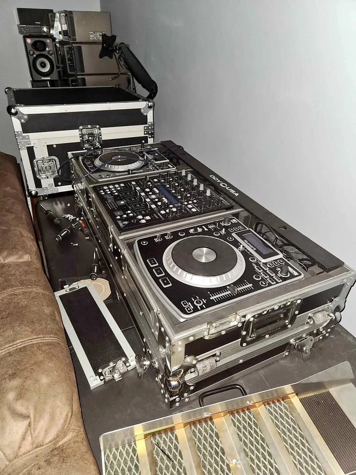 DJ Rig + Flight Case - Pro Studio Gear