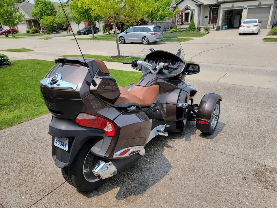 2012 Can-Am Spyder RT Limited - photo 3