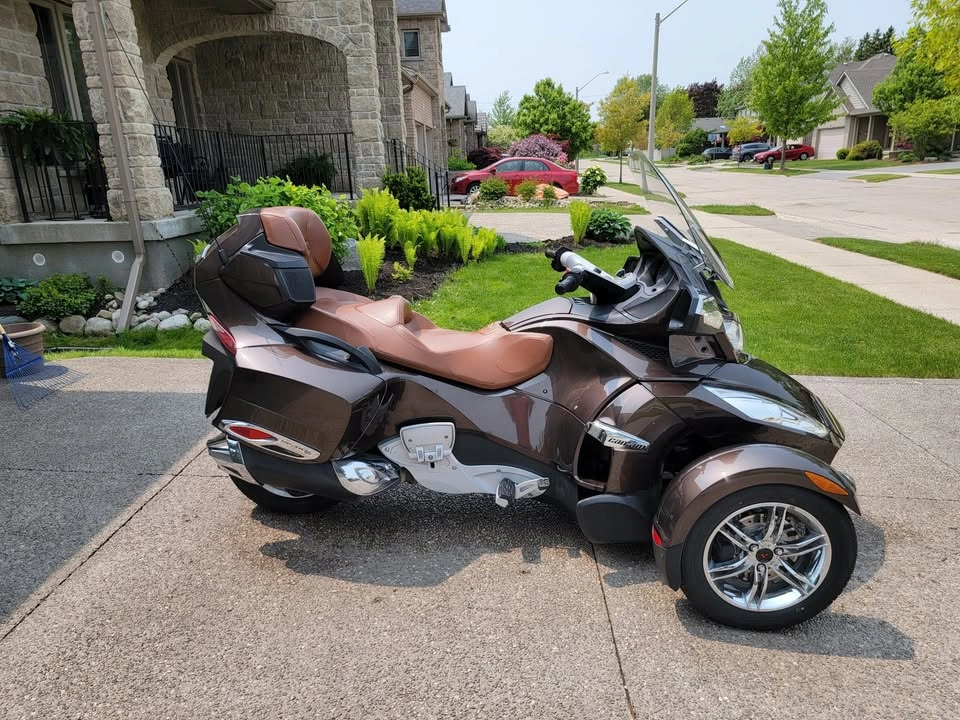 2012 Can-Am Spyder RT Limited - photo 5