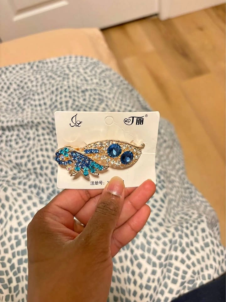 Sparkly blue rhinestone hair clip