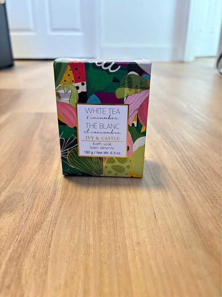 IVY & CASTLE White Tea & Cucumber Bath Soak