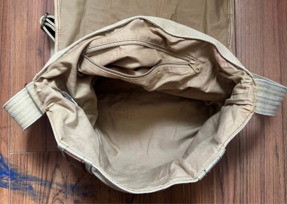 Levi’s Vintage Messenger Bag - photo 5