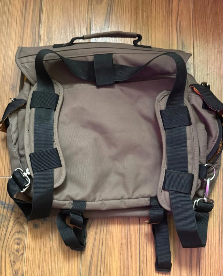 Lewis and Clark messenger bag convertible to backpack - photo 3