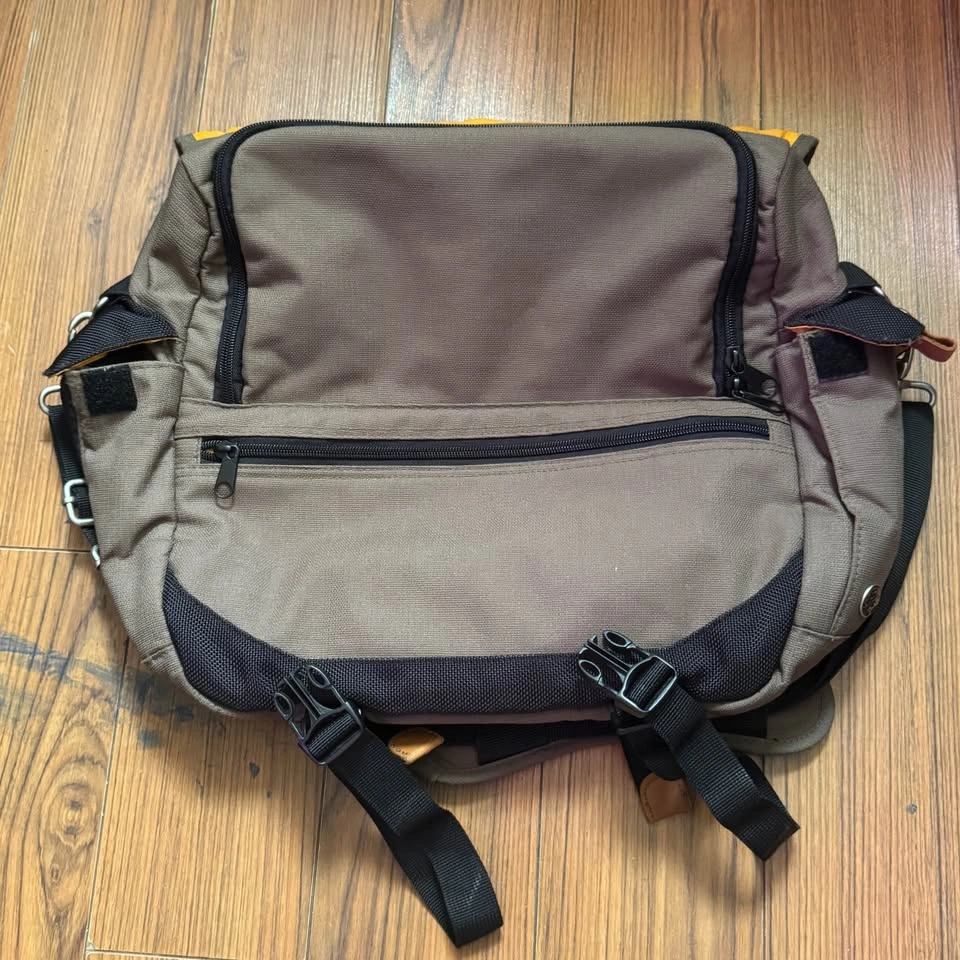Lewis and Clark messenger bag convertible to backpack - photo 4