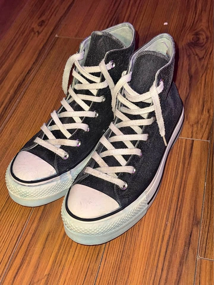 Converse Chuck Taylor black size 10 women