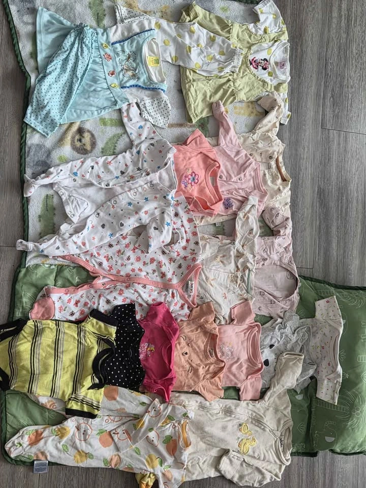 Huge Baby Girl Clothing Lot – Newborn to 6M - photo 4