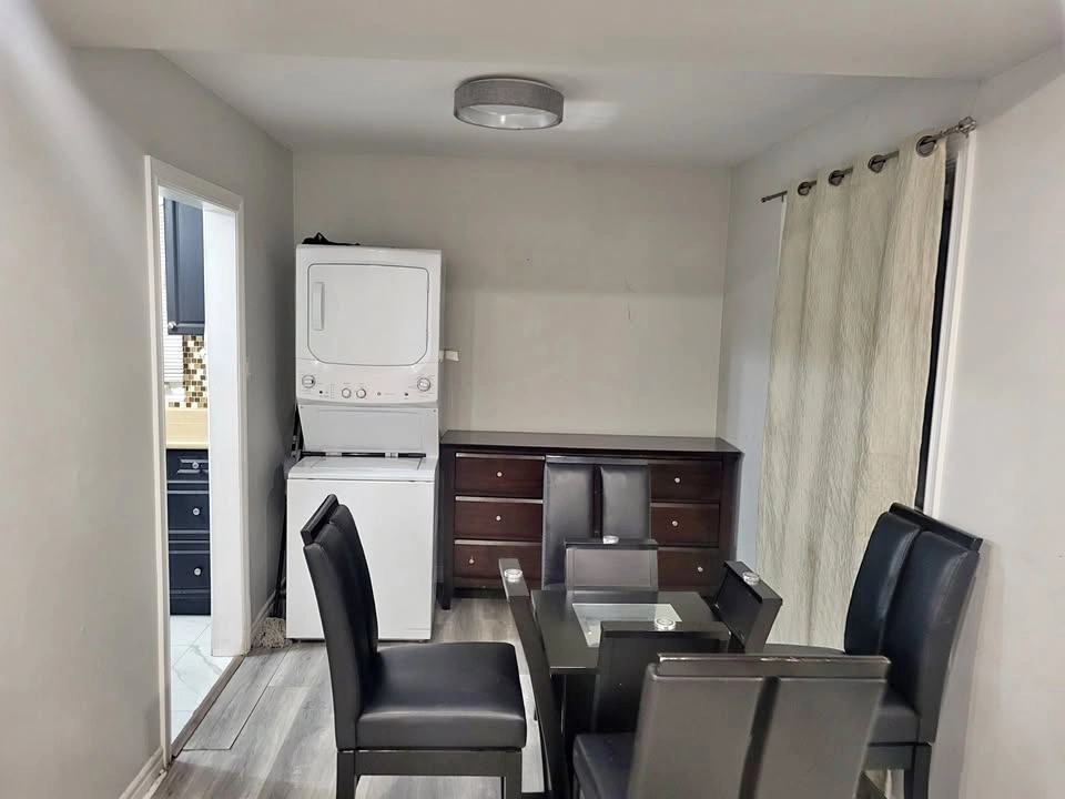 3 Beds 1 Bath Townhouse