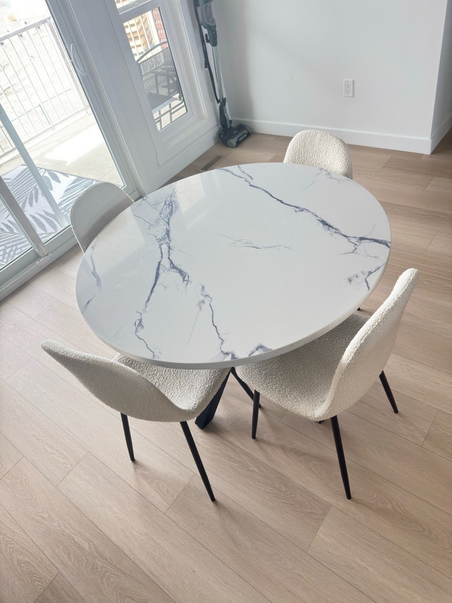 MUST GO ASAP - Verona Marble Dining Set w/ 4 Chairs