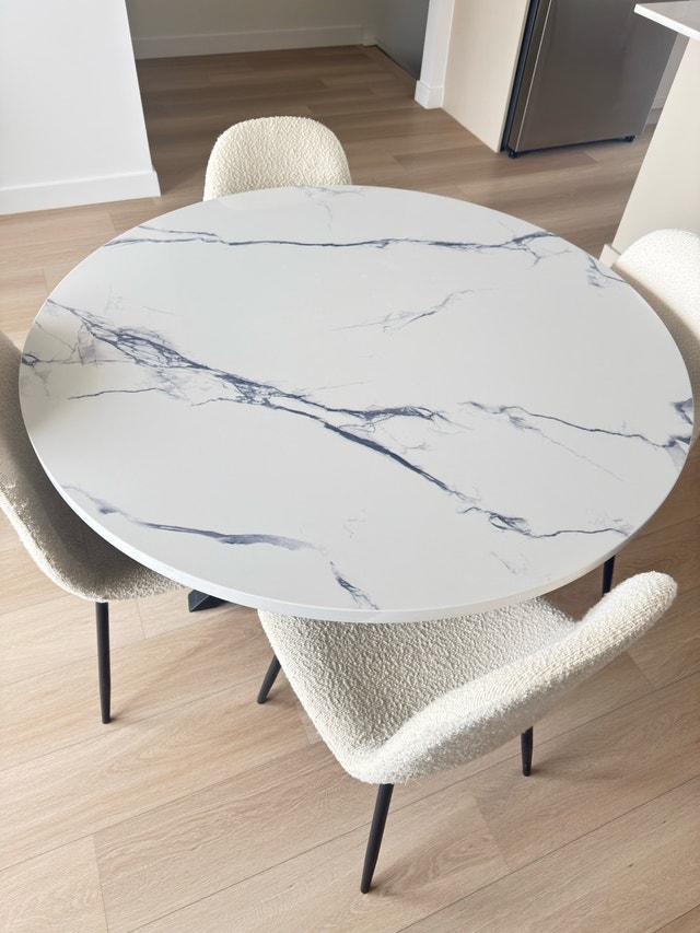 MUST GO ASAP - Verona Marble Dining Set w/ 4 Chairs - photo 5