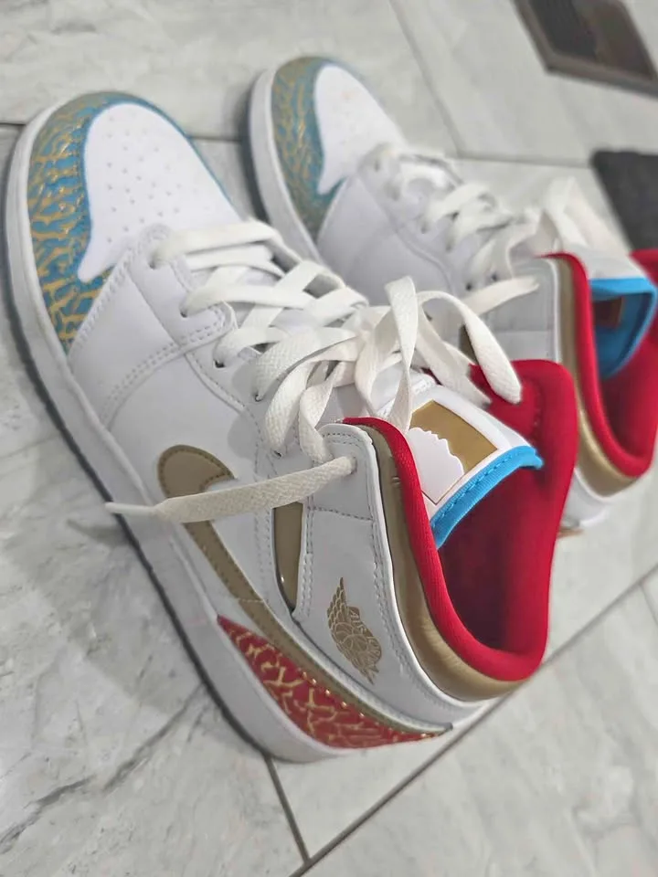 Air Jordan 1 mid thumbnail
