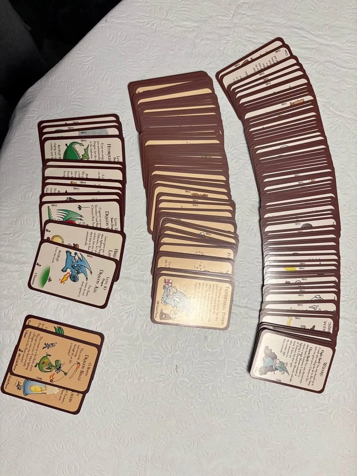 Steve Jackson Games Munchkin Deluxe Board Game