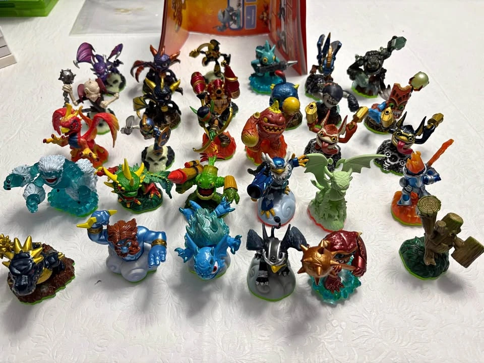 Skylanders Huge Lot Figures Collection