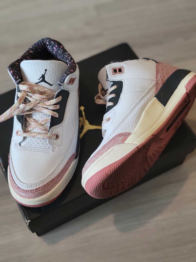 NIKE JORDAN 3 RETRO (PS) $100 OBO used