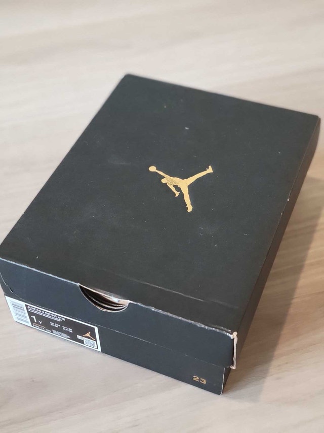 NIKE JORDAN 3 RETRO (PS) $100 OBO used - photo 3