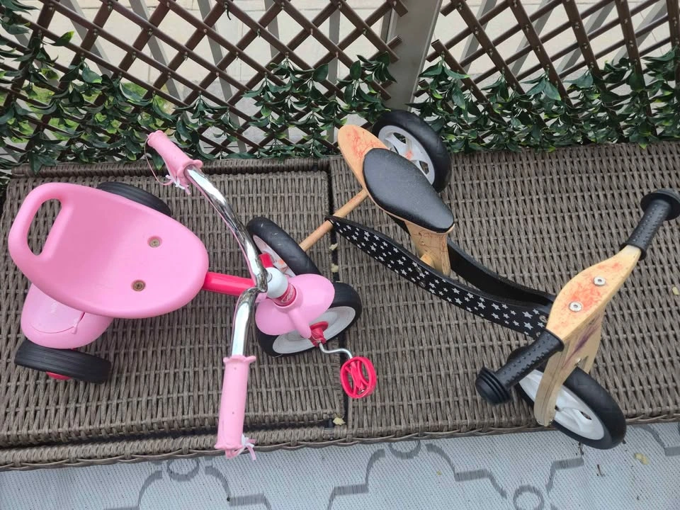 2 kids tricycles - photo 2