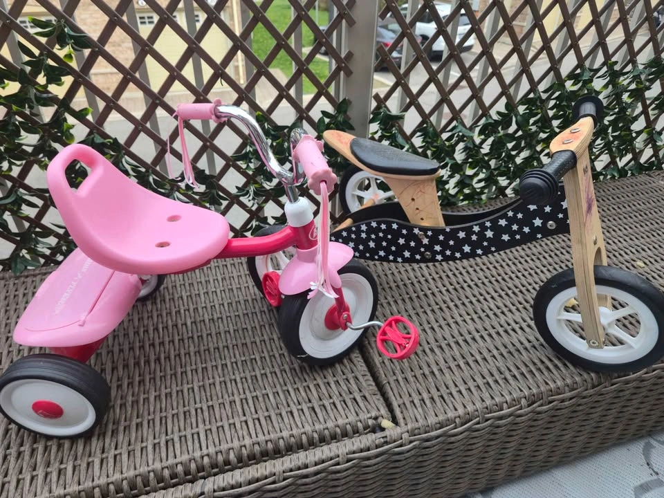 2 kids tricycles - photo 3