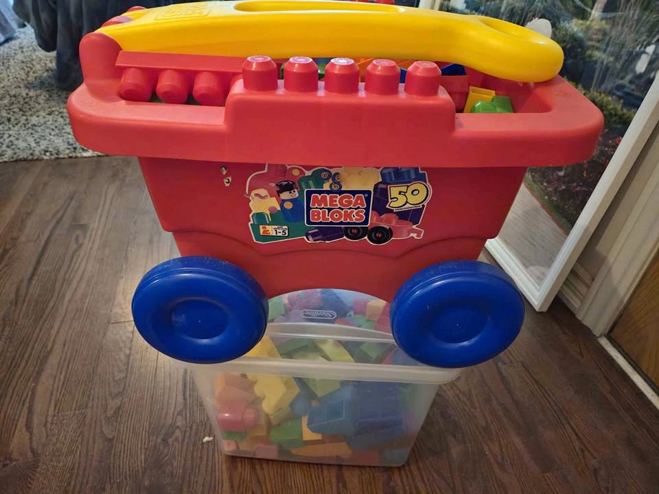 Mega  Bloks wagon and blocks