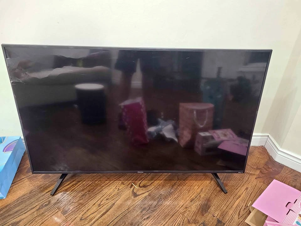 Hisense 55inch with screen broken
