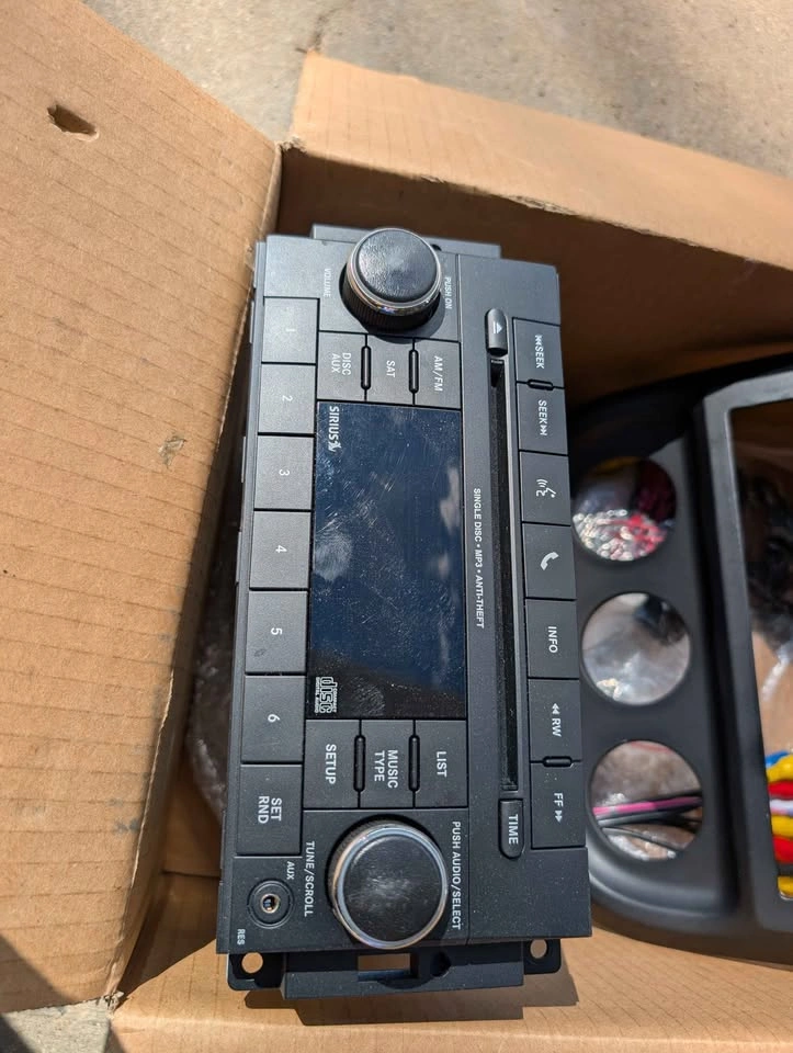 Car Stereo w/ CD and Auxiliary - photo 2