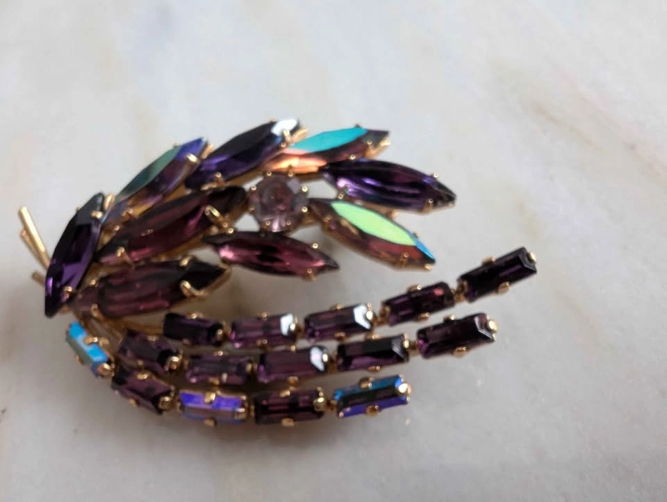 Mid Century Aurora Borealis Crystal Brooche - photo 5