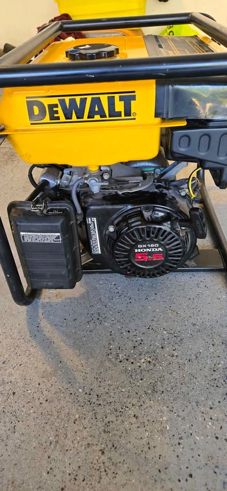 DeWalt DG2900 Generator Honda GX160 5.5 - photo 2