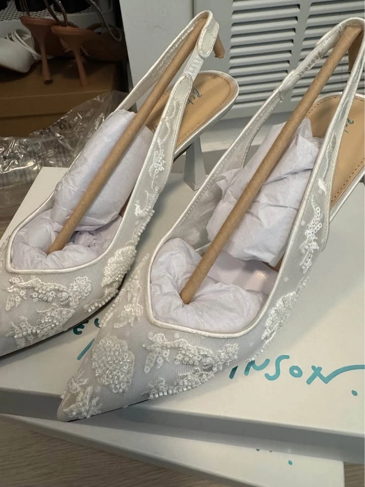 Bridal Heels Size 8.5 (Brand New in box) - photo 4