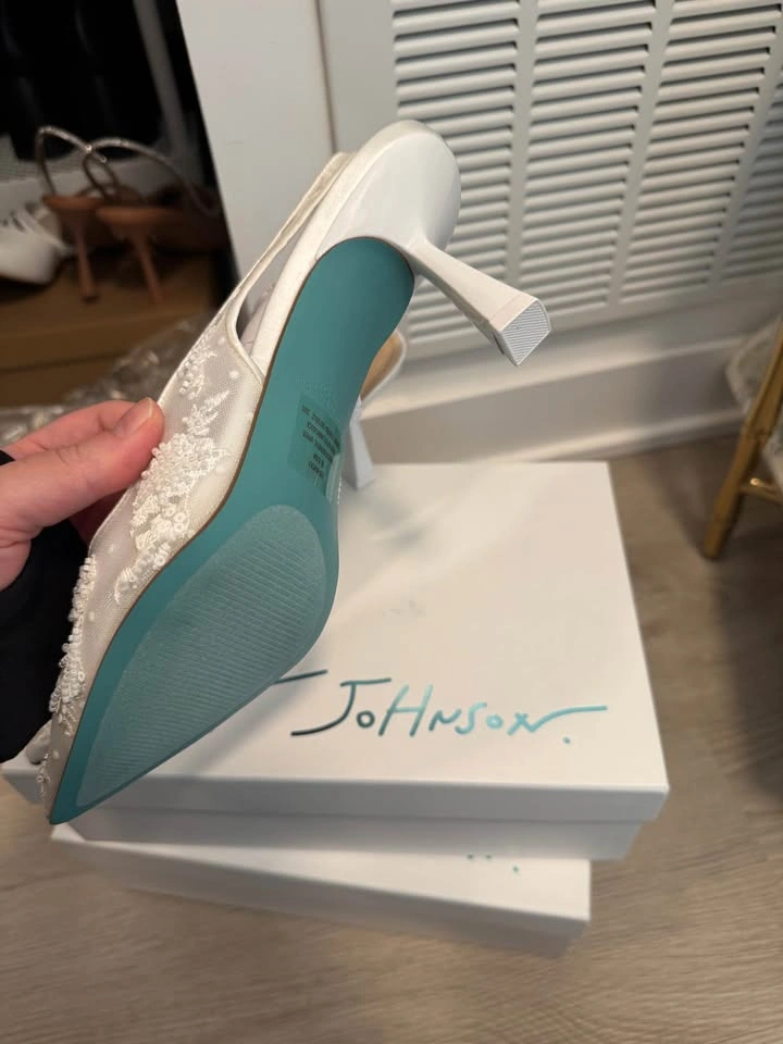 Bridal Heels Size 8.5 (Brand New in box) - photo 5