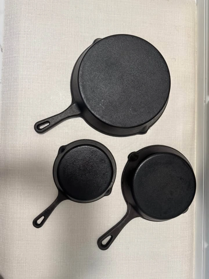 Set of 3 Cast Iron Skillets - photo 2