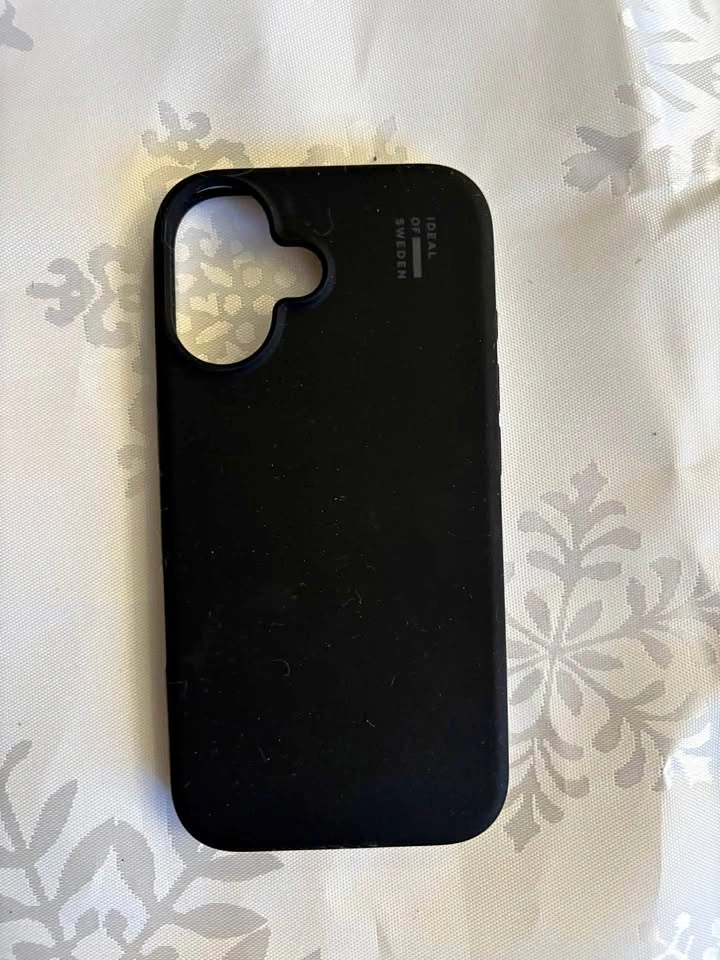 iPhone 16 Silicone MagSafe Case