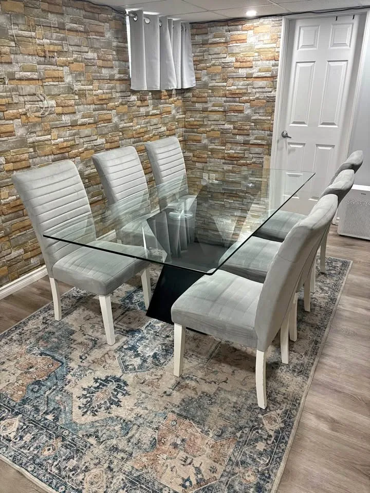 Dining Table + Chairs thumbnail