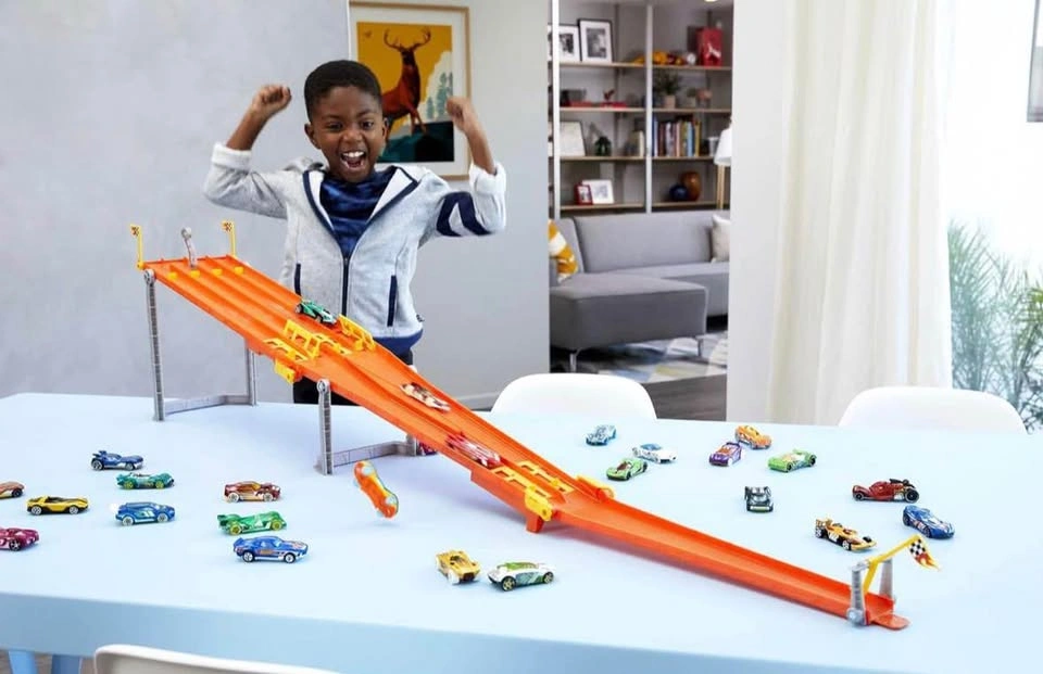 Hot Wheels 4-Lane Elimination Track Set Like New - photo 3