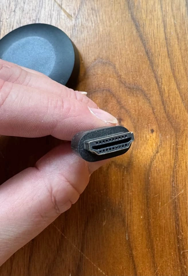 Wireless HDMI Screen Mirror Adapter - photo 3