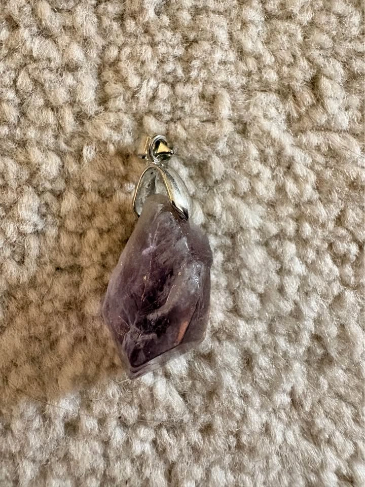 Raw amethyst pendant - photo 3