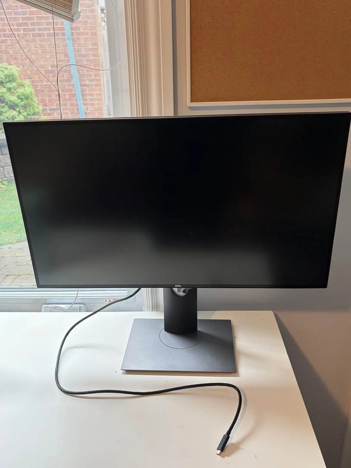 DELL 27IN ULTRASHARP 4K USB-C U2720Q Monitor - photo 3