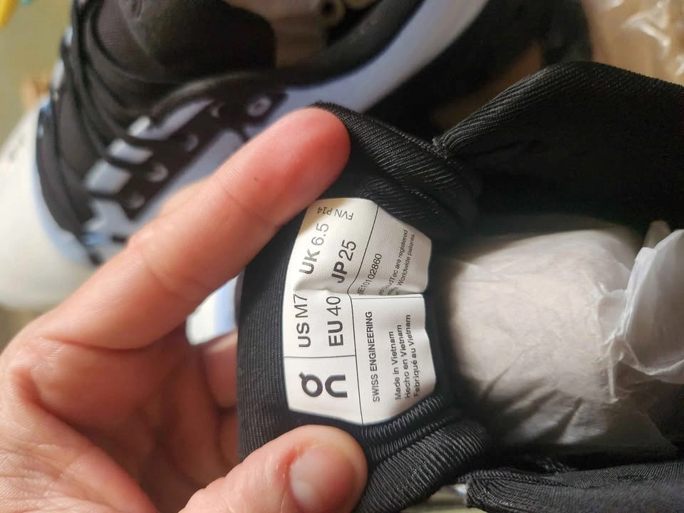 On Cloudtilt White Black Running Shoes US M7 - photo 4