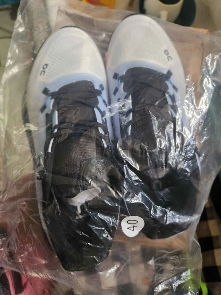 On Cloudtilt White Black Running Shoes US M7 - photo 5