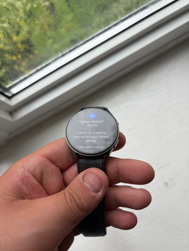 Samsung Galaxy S22+ and Watch 7 44mm - photo 2