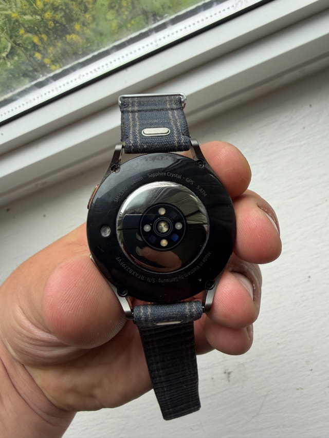 Samsung Galaxy S22+ and Watch 7 44mm - photo 5