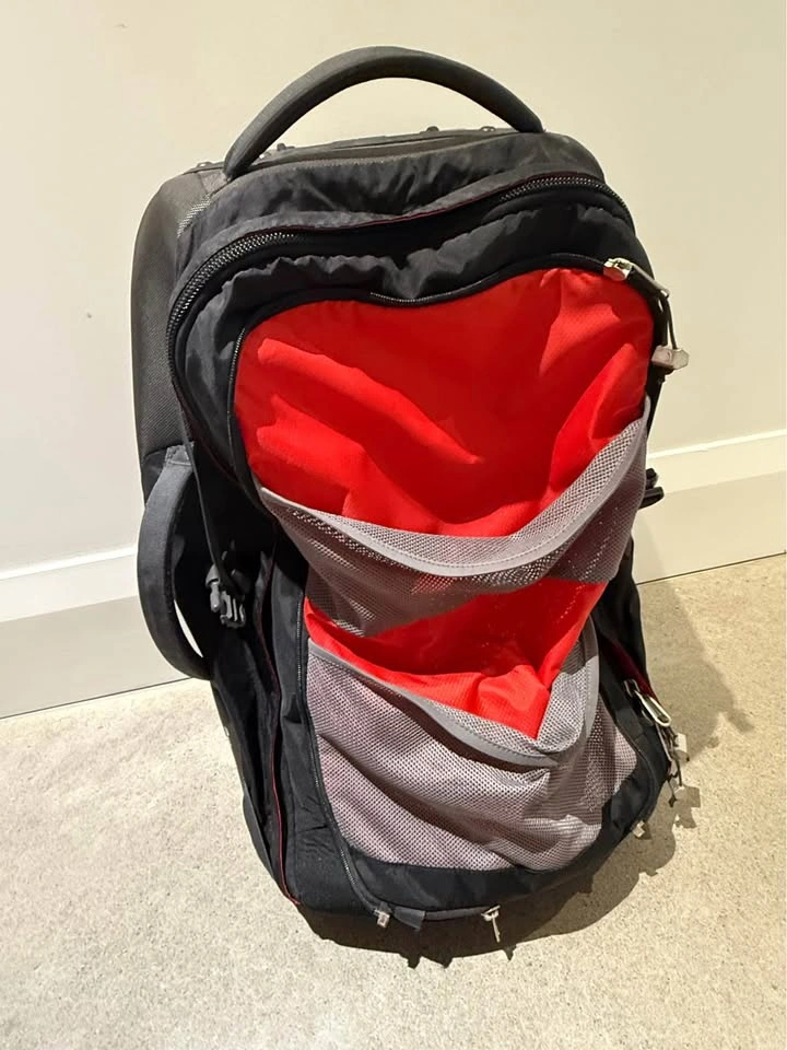North Face Base Camp Rolling Thunder 22 Carry On Luggage - photo 2