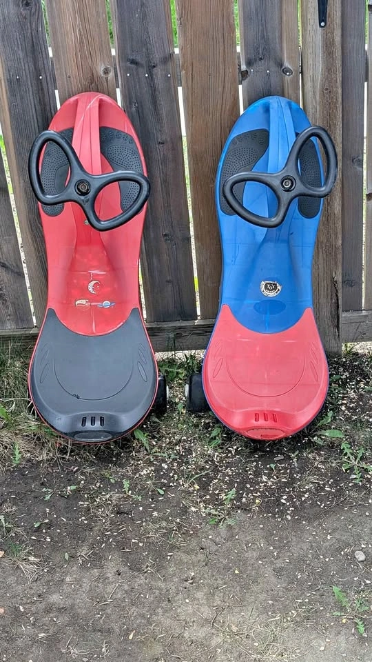 2 PlasmaCar Style Ride-On Toys - Red and Blue