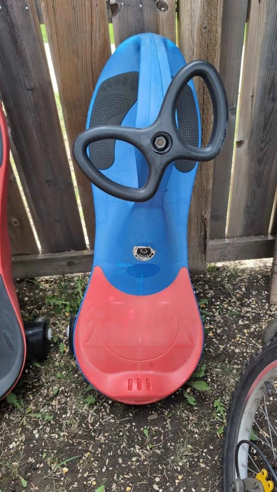 2 PlasmaCar Style Ride-On Toys - Red and Blue - photo 2