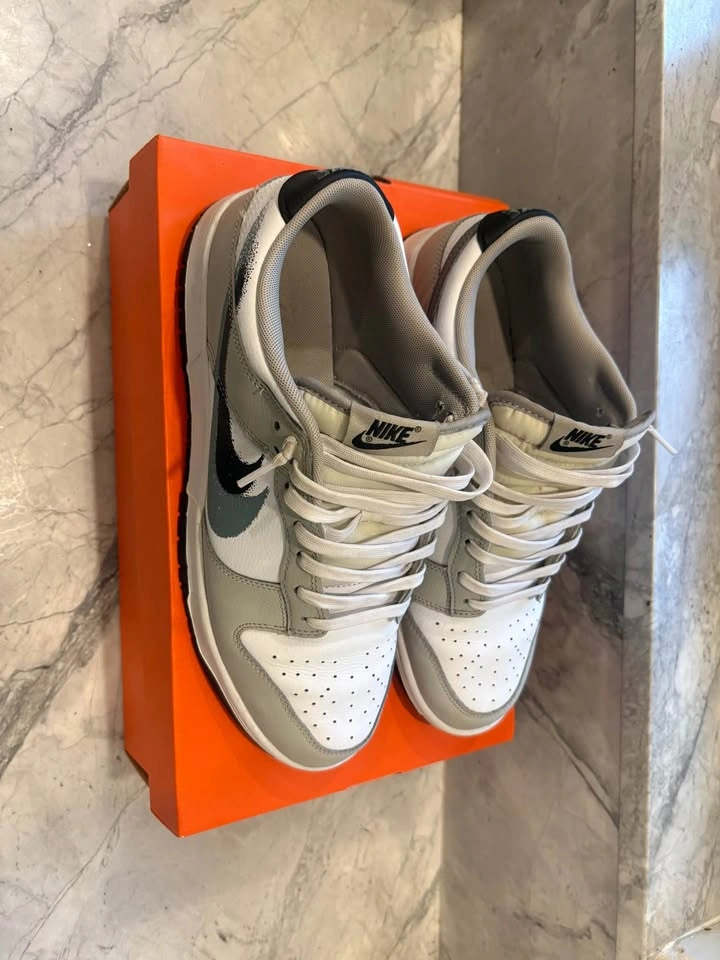 Nike Dunk Low Spray Paint Swoosh - photo 3