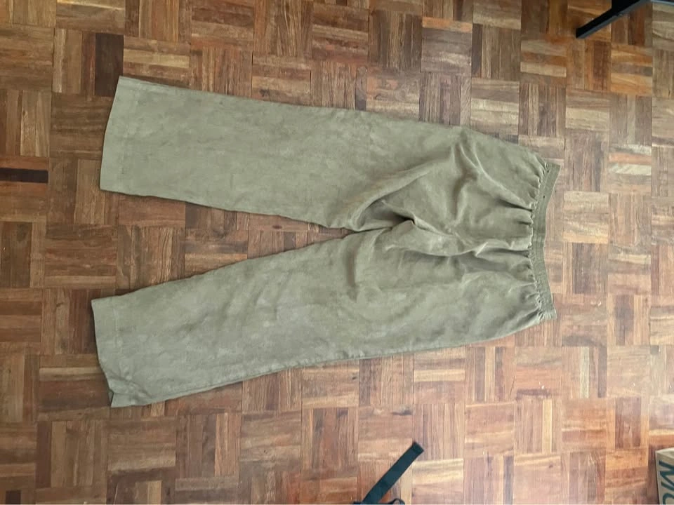 Alfred Dunner Petite 8P Olive Green Faux Suede Pants - photo 2