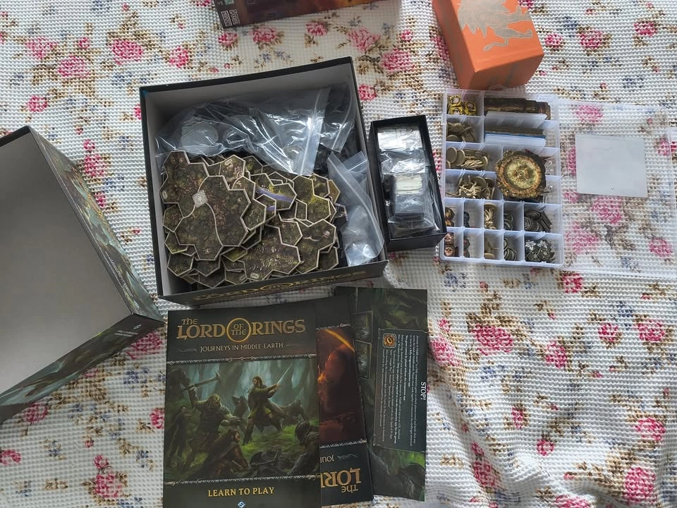Lord of the Rings Journeys in Middle-earth Board Game + Expansio - photo 2