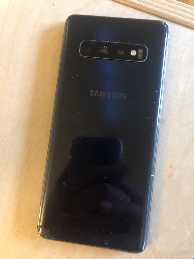SAMSUNG S10 (Damaged But Works!) - photo 2