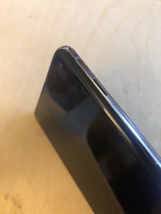 SAMSUNG S10 (Damaged But Works!) - photo 3