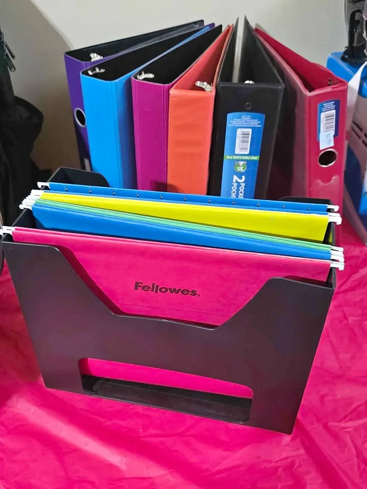 Binders and paper organizer thumbnail