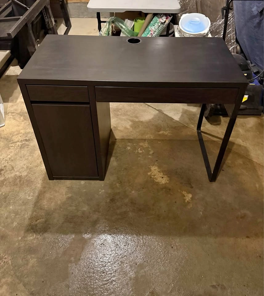 IKEA MALM Desk – Black – Excellent Condition