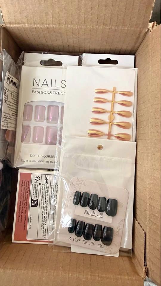 Press on nails